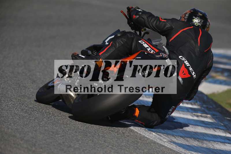 /Archiv-2024/01 26.-28.01.2024 Moto Center Thun Jerez/Gruppe rot-red/backside